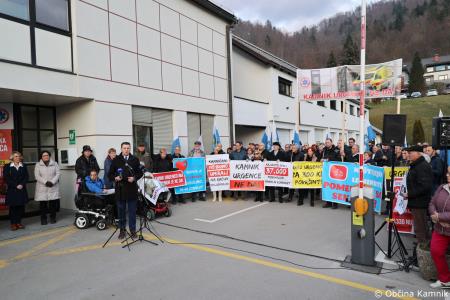 Javno pismo ministrici za zdravje in miren shod v podporo zoper ukinitvi Nujne medicinske pomoči Kamnik (35)